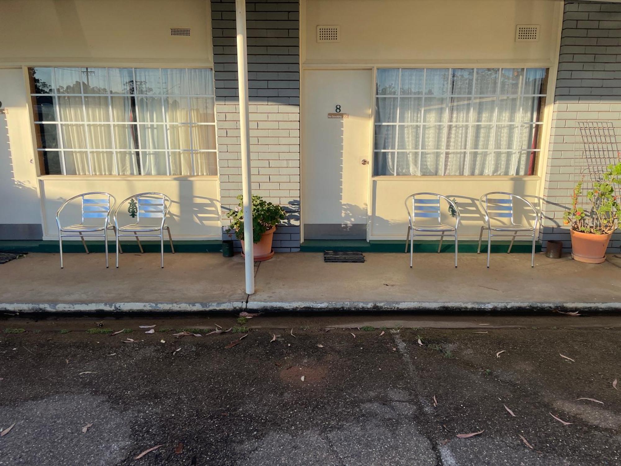County Lodge Motor Inn West Wyalong Extérieur photo