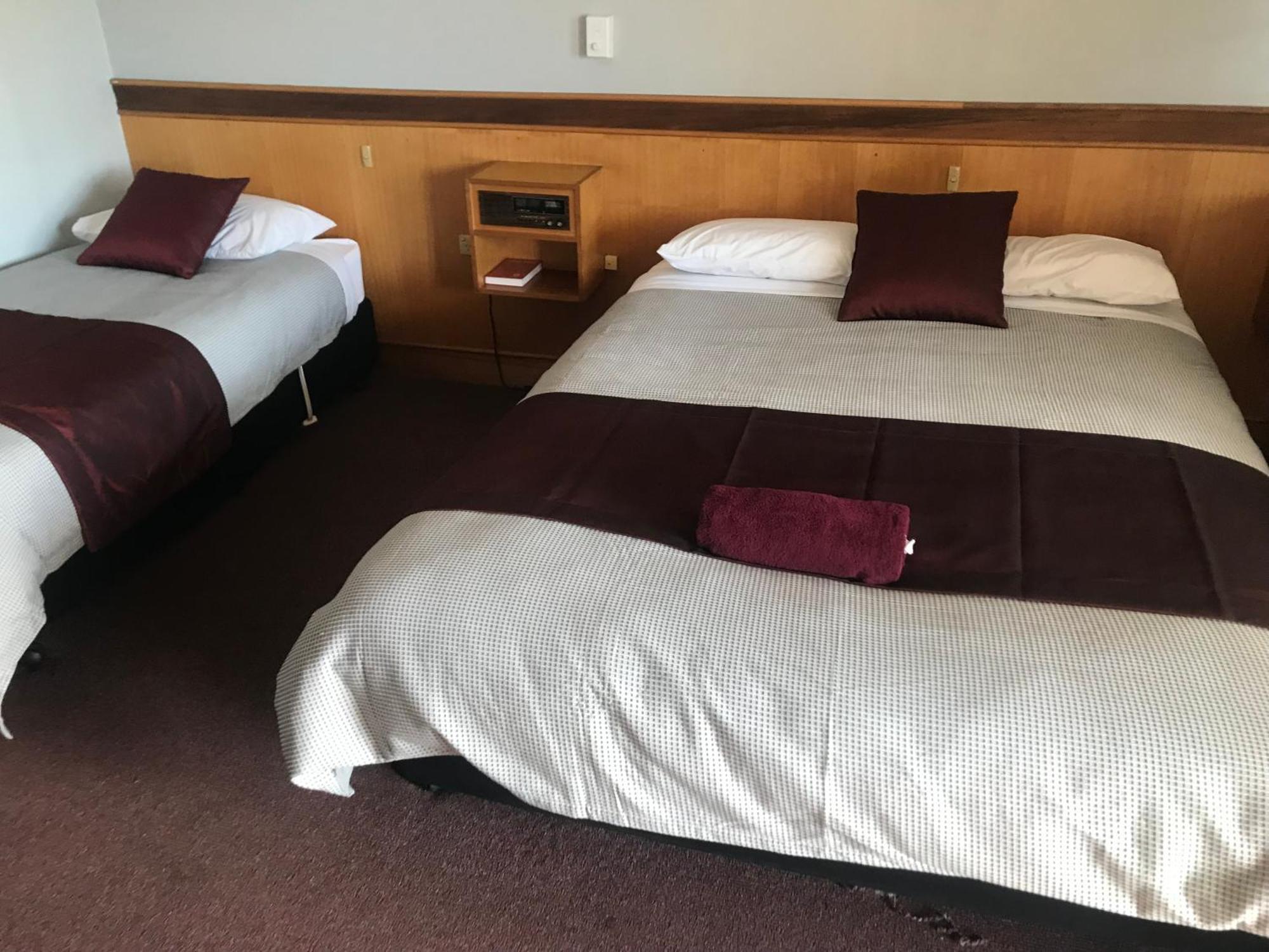 County Lodge Motor Inn West Wyalong Extérieur photo