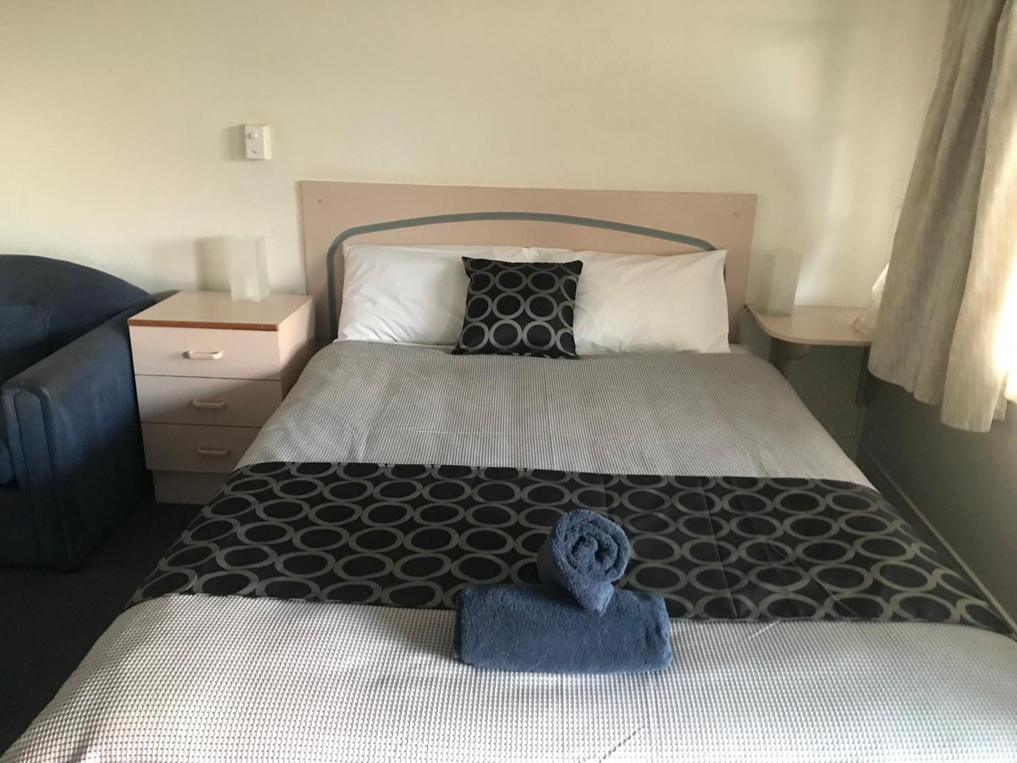 County Lodge Motor Inn West Wyalong Extérieur photo