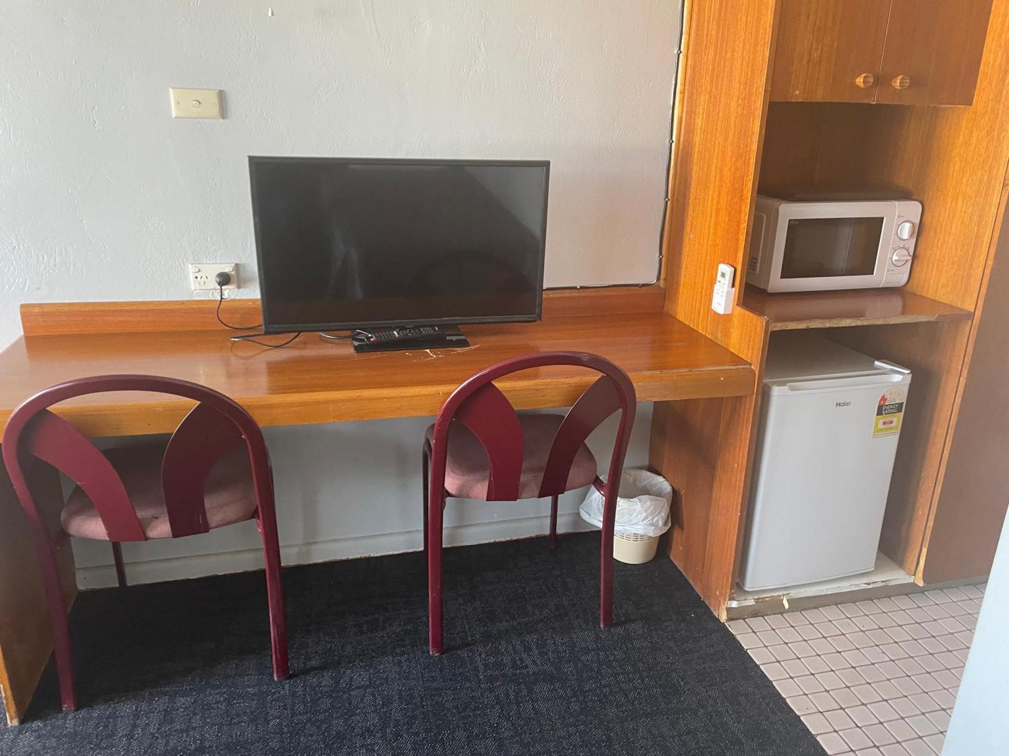 County Lodge Motor Inn West Wyalong Extérieur photo